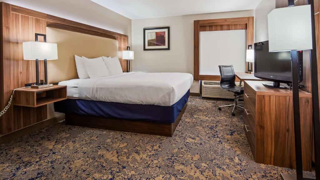 Best Western Plus Kansas City Airport - KCI East image 17