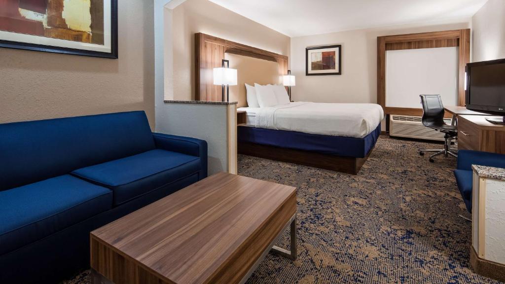 Best Western Plus Kansas City Airport - KCI East image 21