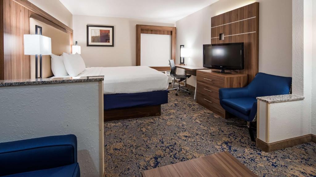 Best Western Plus Kansas City Airport - KCI East image 22